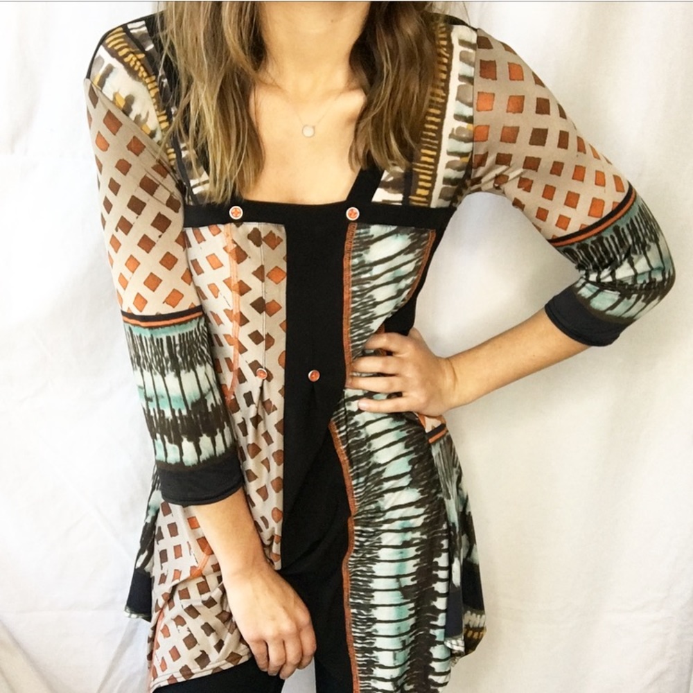 Multicolored Tunic with 3/4-Length Sleeves